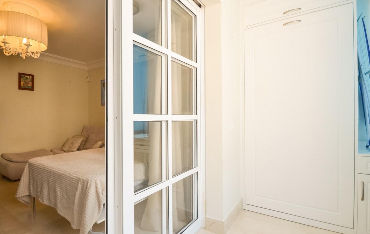 Resale - Studie - Torrevieja - Playa de los locos