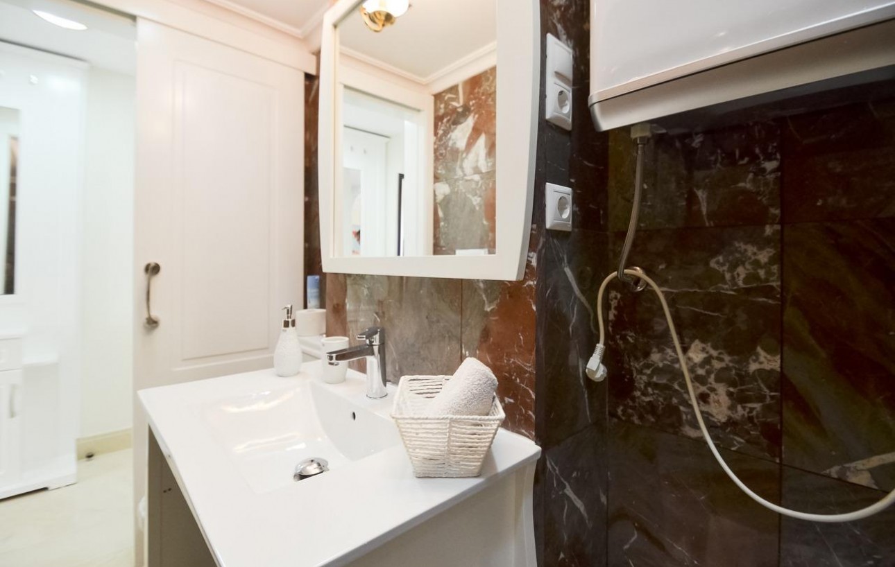 Resale - Studie - Torrevieja - Playa de los locos