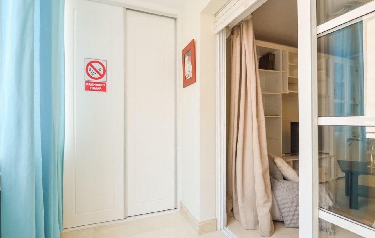 Resale - Studie - Torrevieja - Playa de los locos