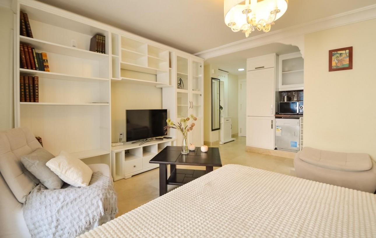 Resale - Studie - Torrevieja - Playa de los locos