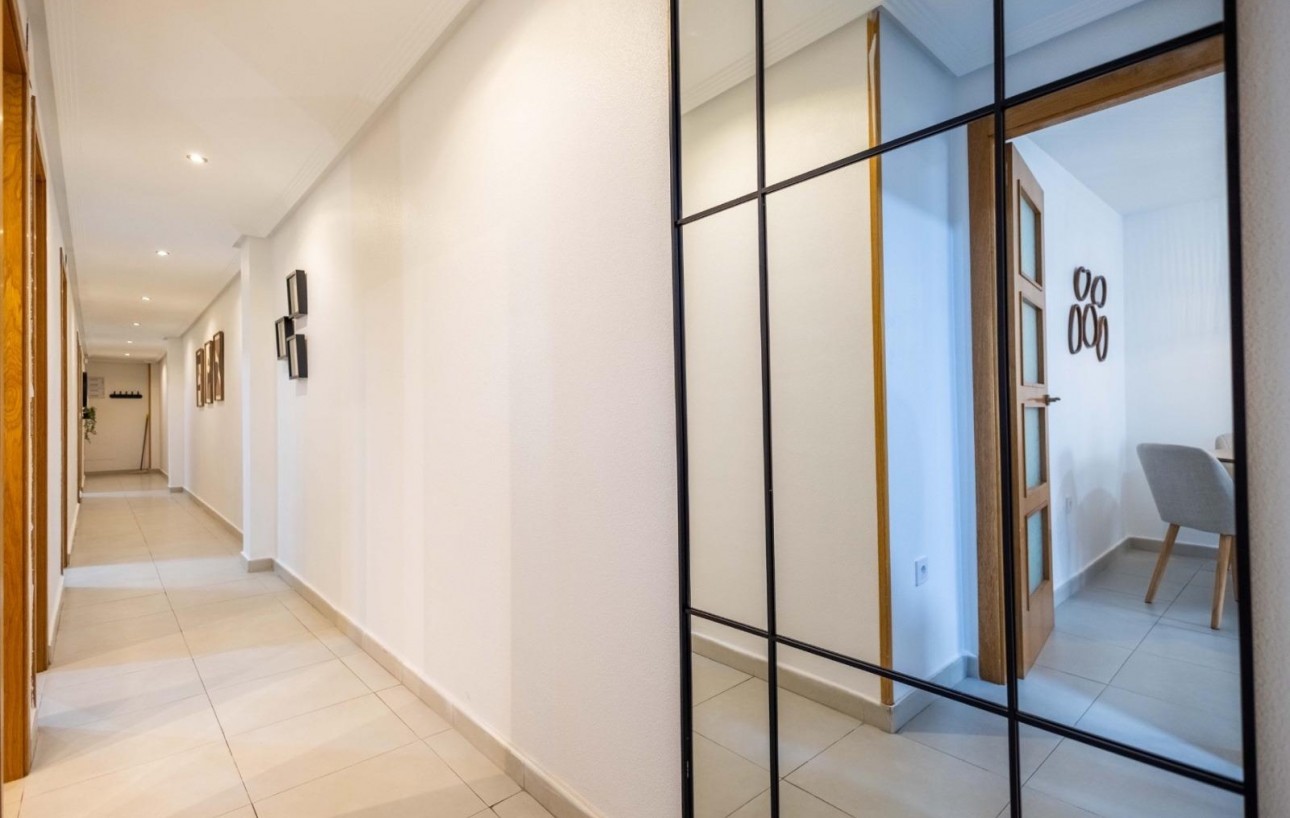 Resale - Wohnung - Torrevieja - Centro