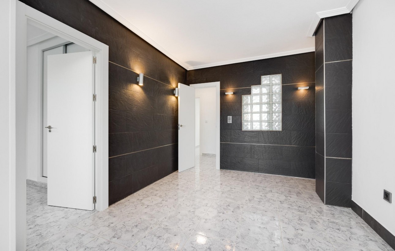 Resale - Lägenhet - Torrevieja - Playa del cura