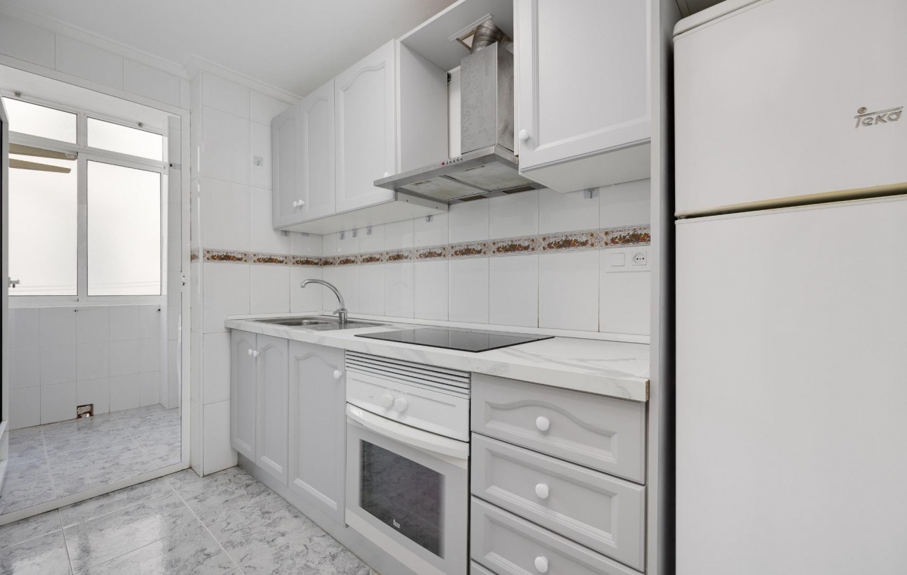 Resale - Lägenhet - Torrevieja - Playa del cura