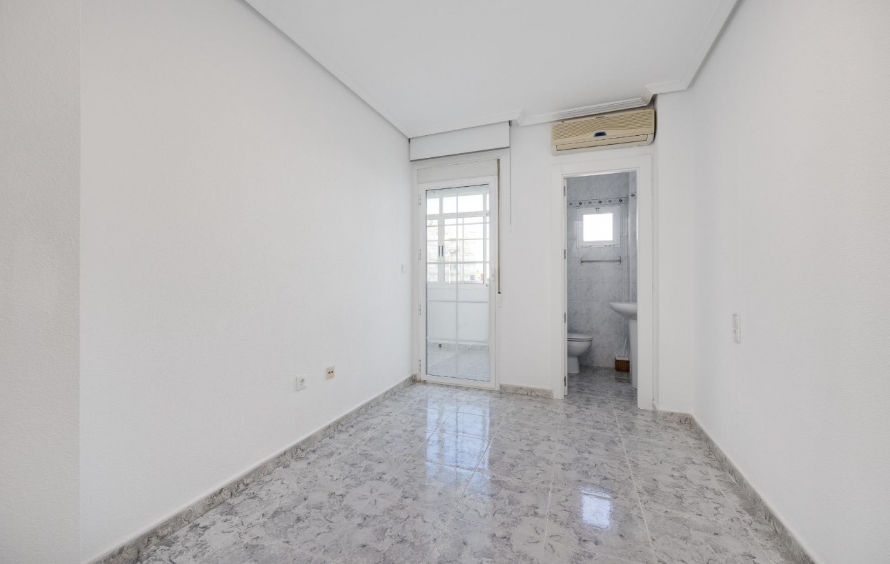 Resale - Lägenhet - Torrevieja - Playa del cura