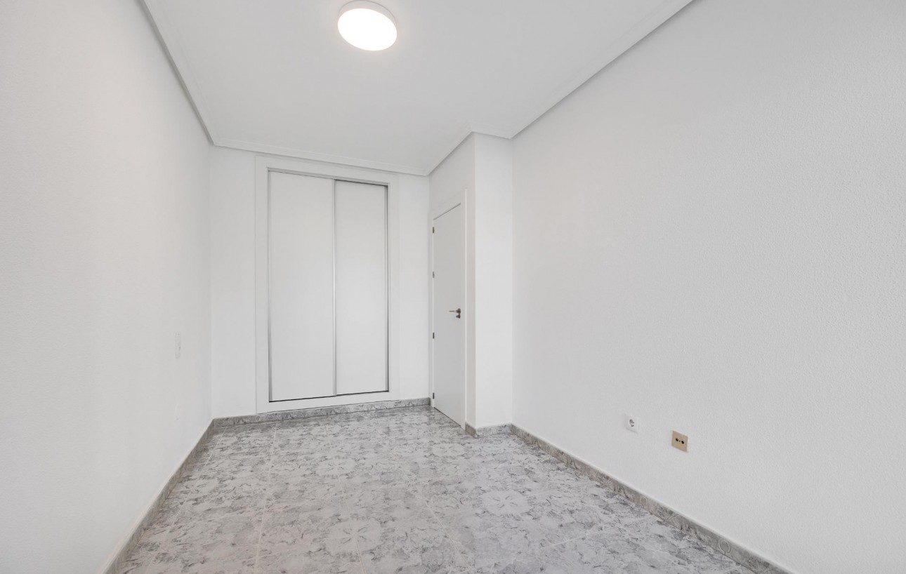 Resale - Lägenhet - Torrevieja - Playa del cura