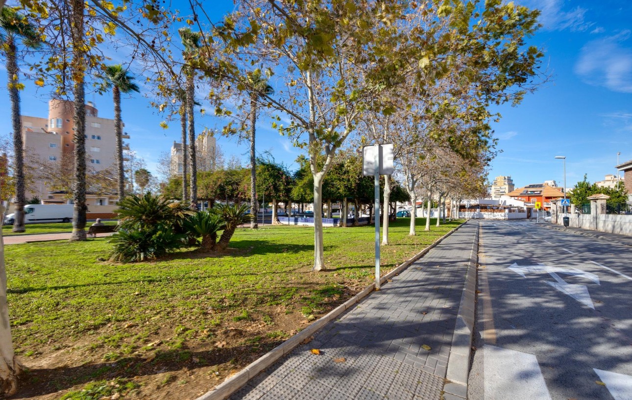 Resale - Lägenhet - Torrevieja - Playa del cura