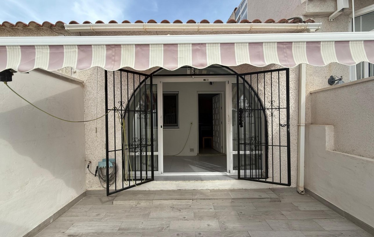 Resale - Stadthaus - Torrevieja - La Siesta - El Salado - Torreta