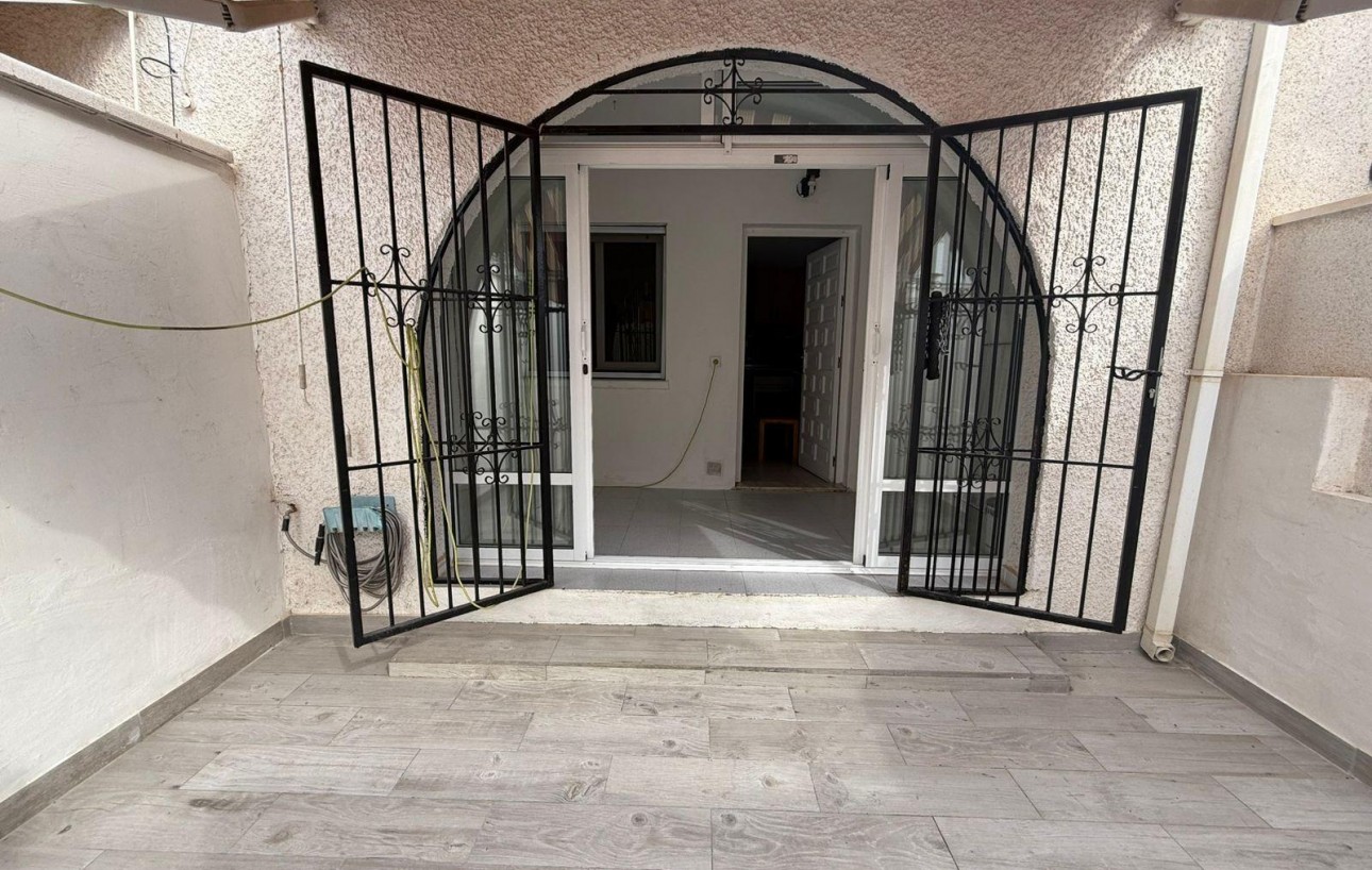 Resale - Stadthaus - Torrevieja - La Siesta - El Salado - Torreta