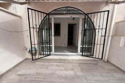 Resale - Stadthaus - Torrevieja - La Siesta - El Salado - Torreta