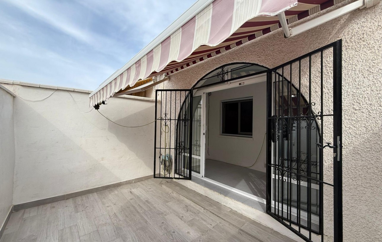 Resale - Stadthaus - Torrevieja - La Siesta - El Salado - Torreta