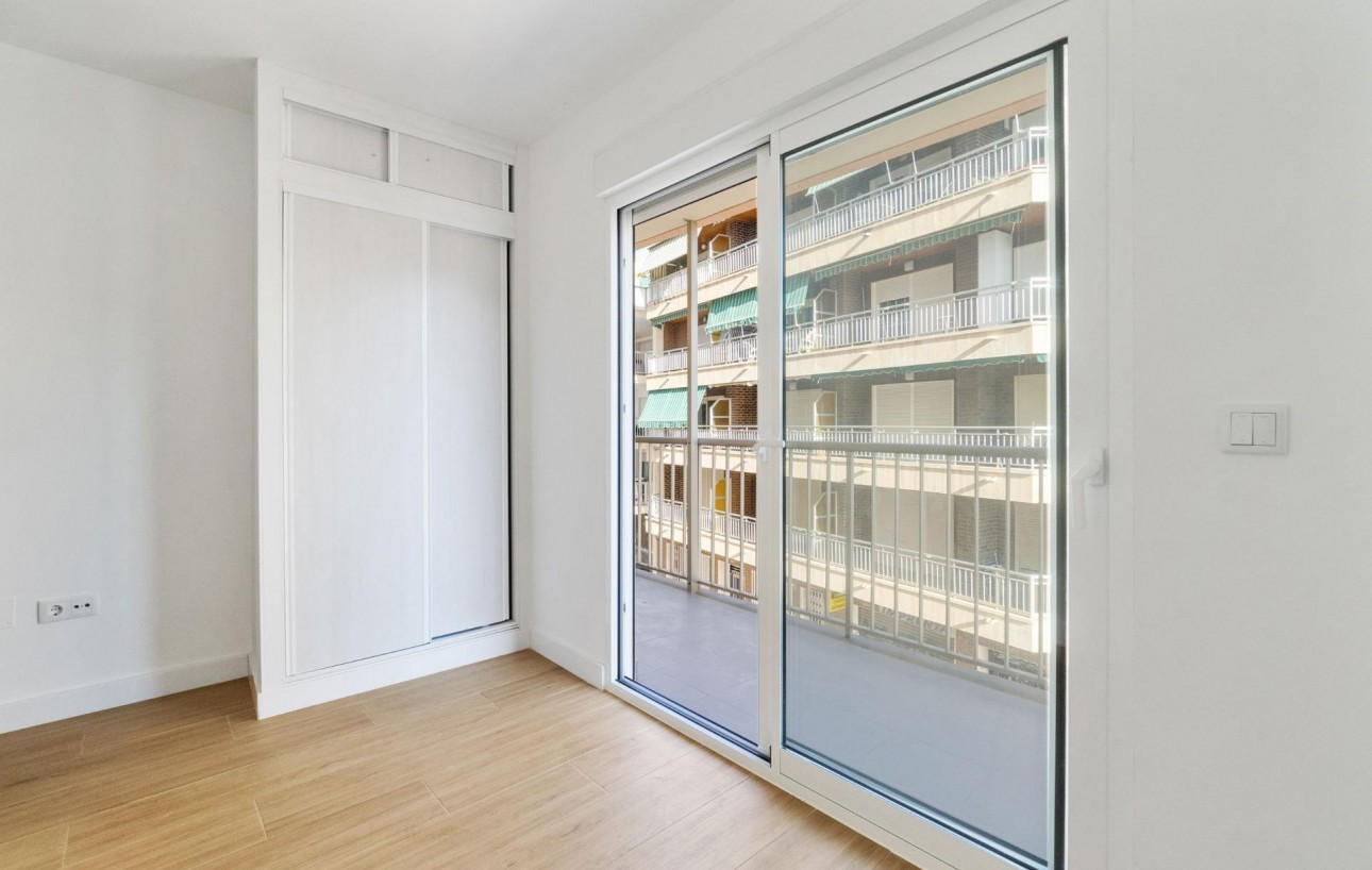 Venta - Apartamento - Torrevieja - Paseo maritimo