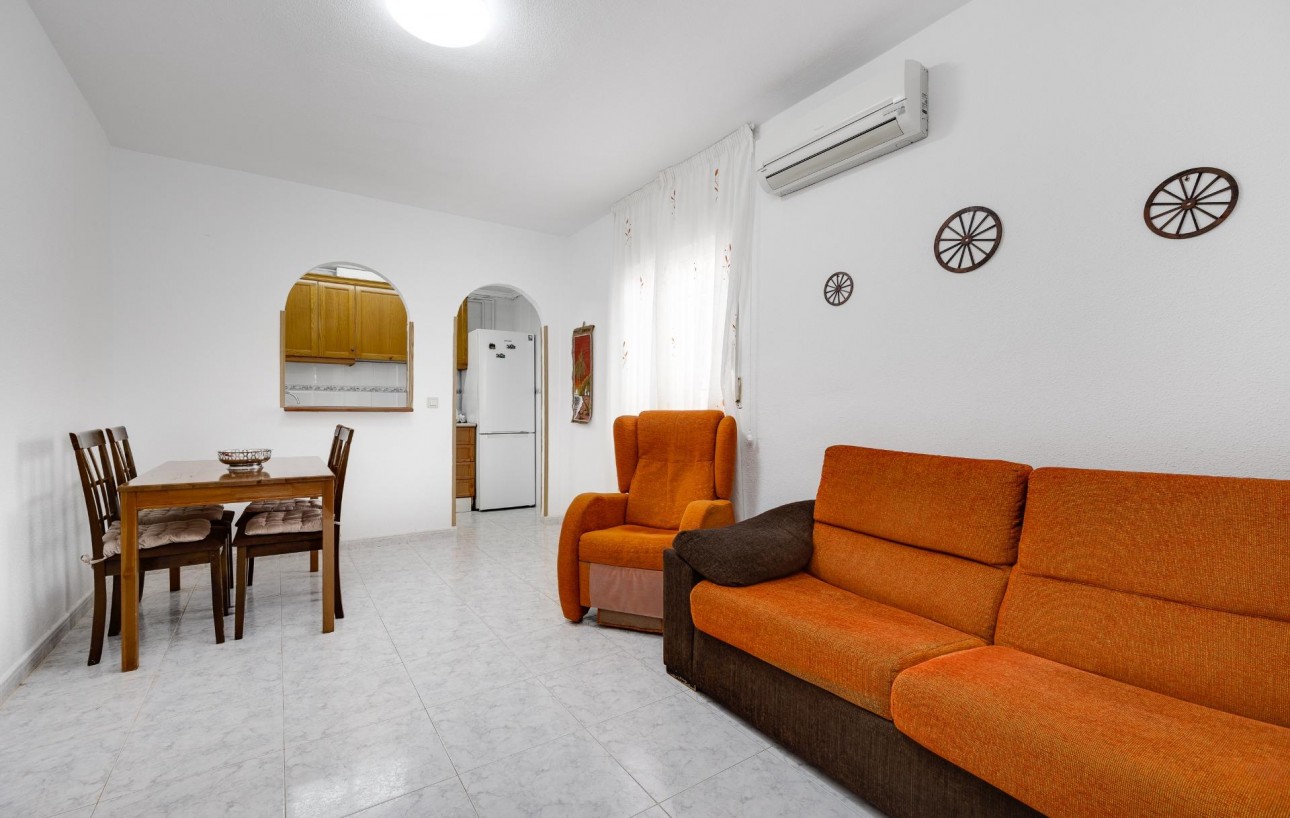 Resale - Lägenhet - Torrevieja - Rosaleda-los frutales