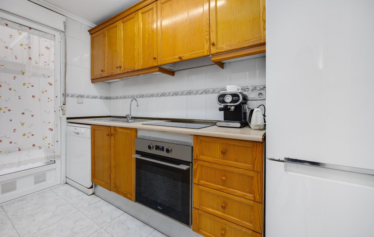 Resale - Lägenhet - Torrevieja - Rosaleda-los frutales