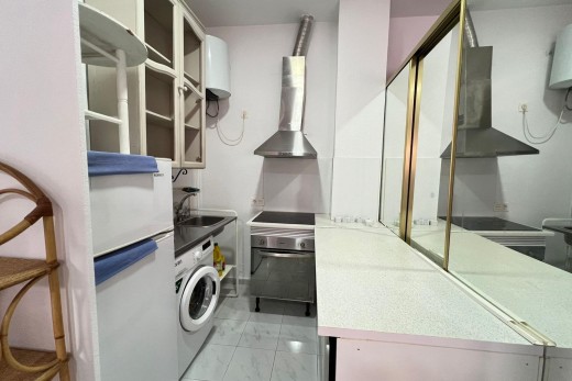 Sale - Study - Torrevieja - Playa de los locos