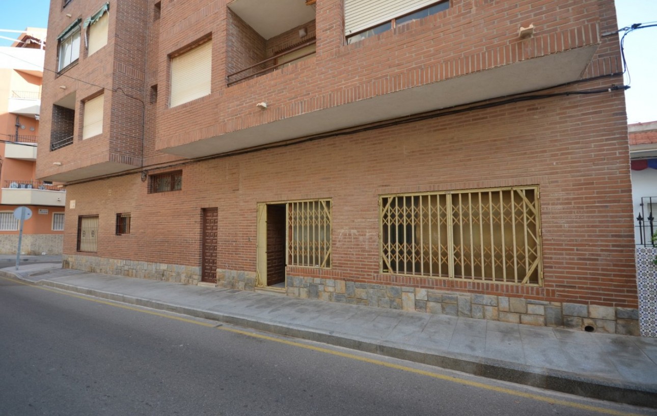 Sale - Study - Torrevieja - Playa de los locos