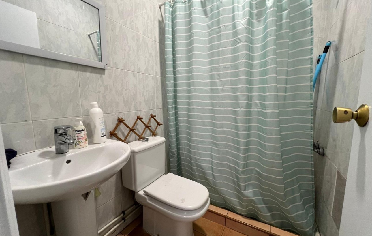 Sale - Study - Torrevieja - Playa de los locos