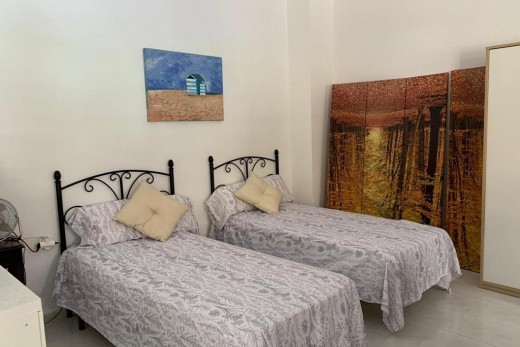 Sale - Study - Torrevieja - Playa de los locos