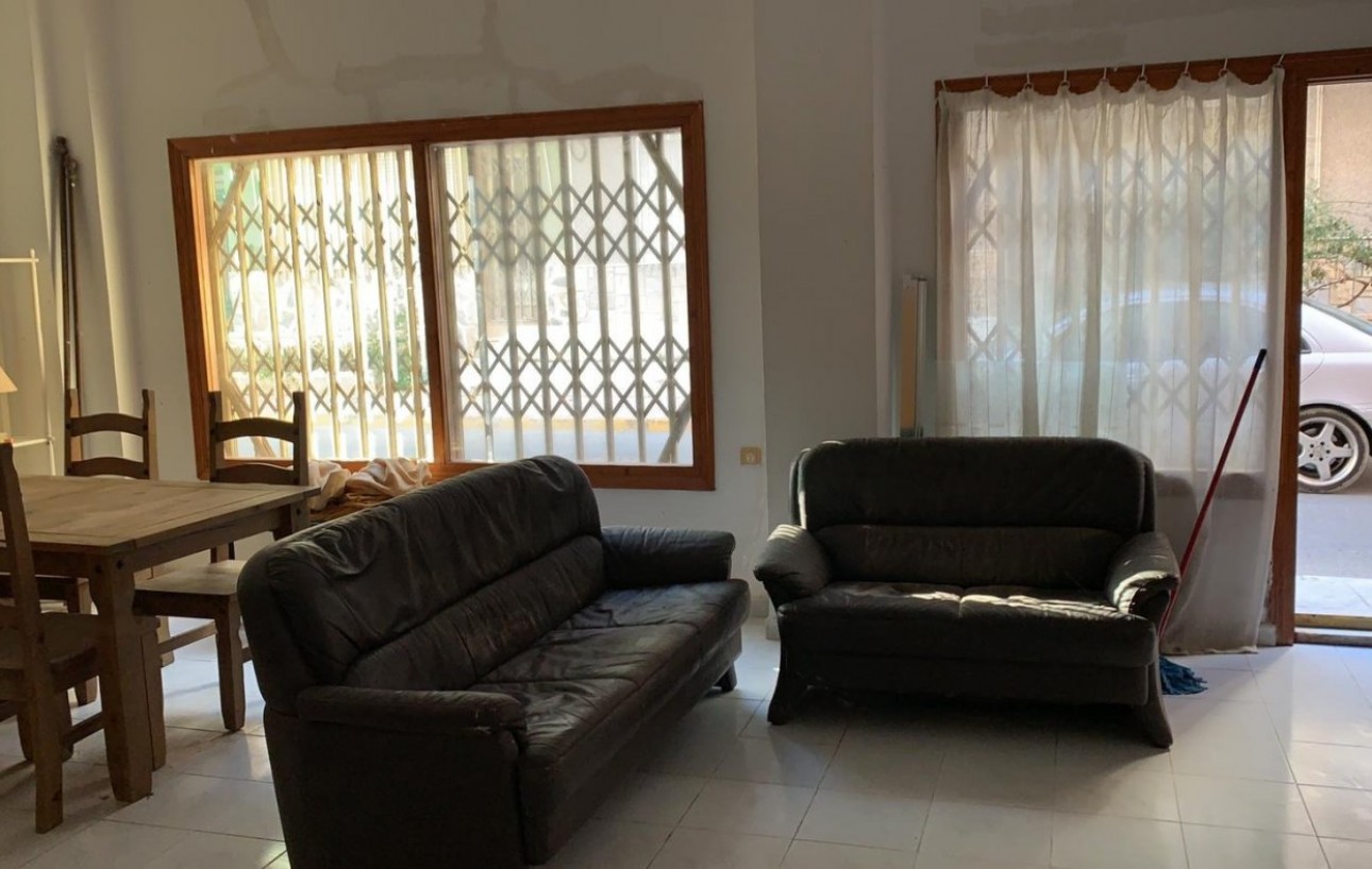 Sale - Study - Torrevieja - Playa de los locos