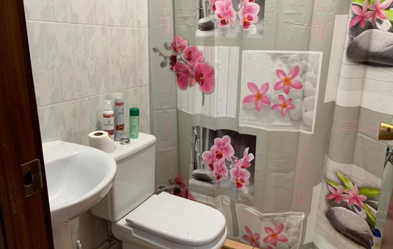 Sale - Study - Torrevieja - Playa de los locos