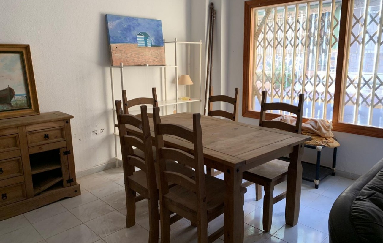 Sale - Study - Torrevieja - Playa de los locos