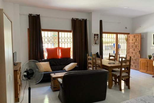 Sale - Study - Torrevieja - Playa de los locos