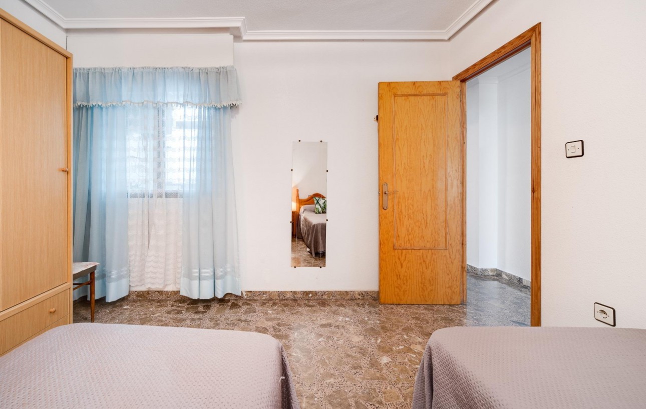 Resale - Wohnung - Torrevieja - Playa del cura