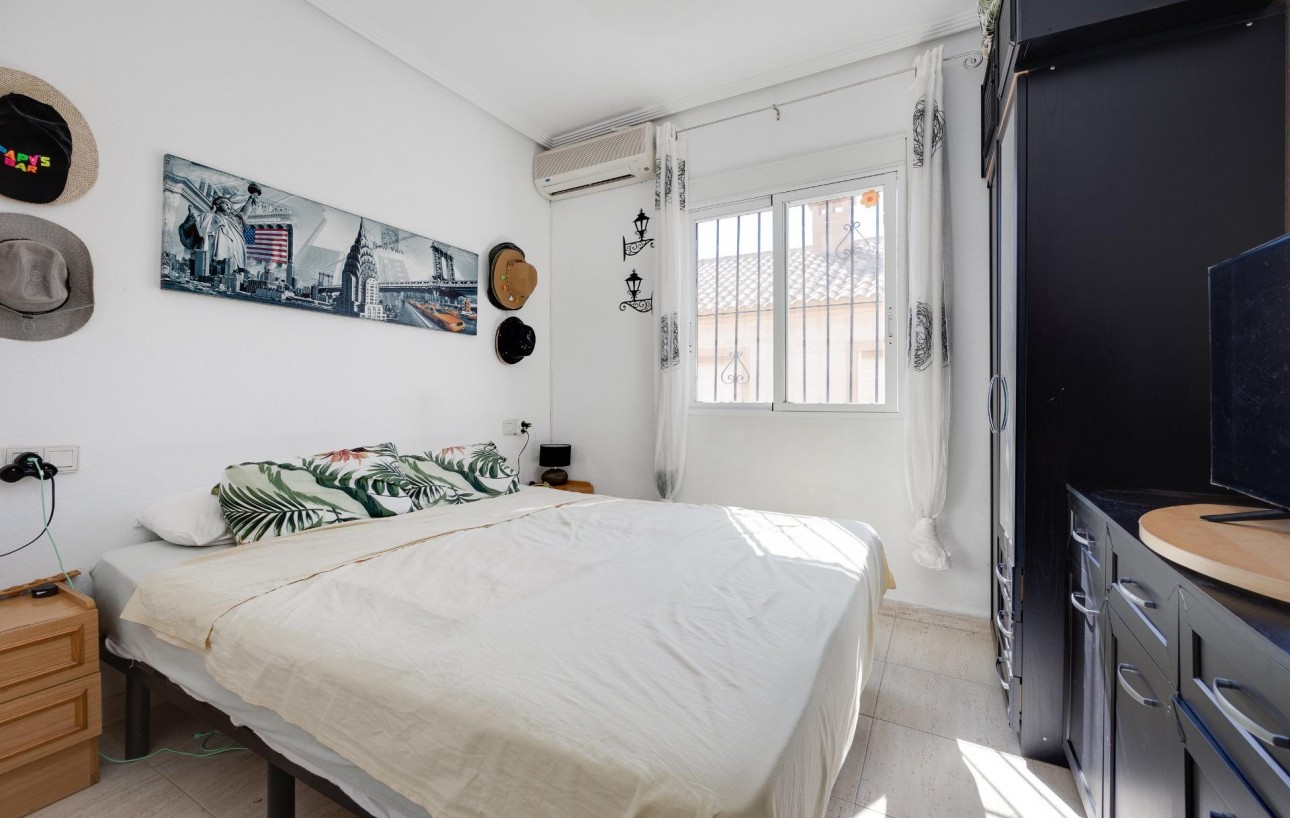 Sale - Bungalow Planta Alta - Torrevieja - Aguas Nuevas