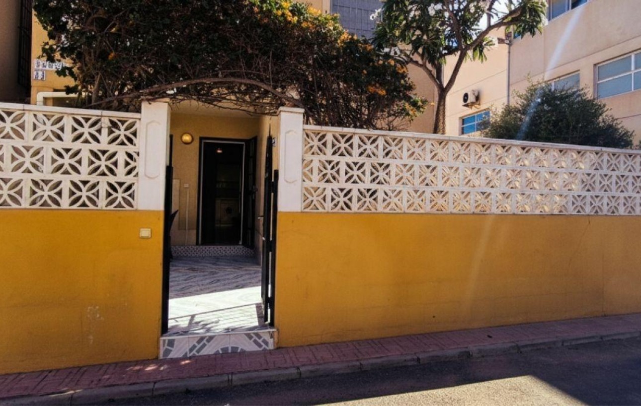 Sale - Bungalow Planta Baja - Torrevieja - Paraje natural