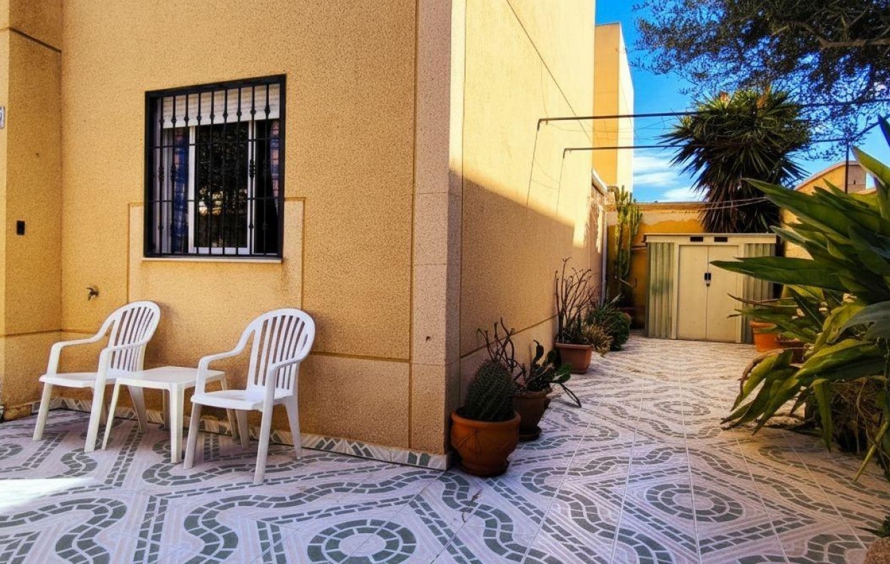 Sale - Bungalow Planta Baja - Torrevieja - Paraje natural