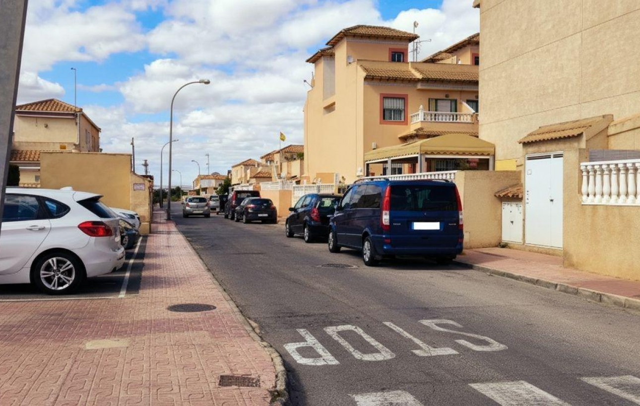 Sale - Bungalow Planta Baja - Torrevieja - Paraje natural