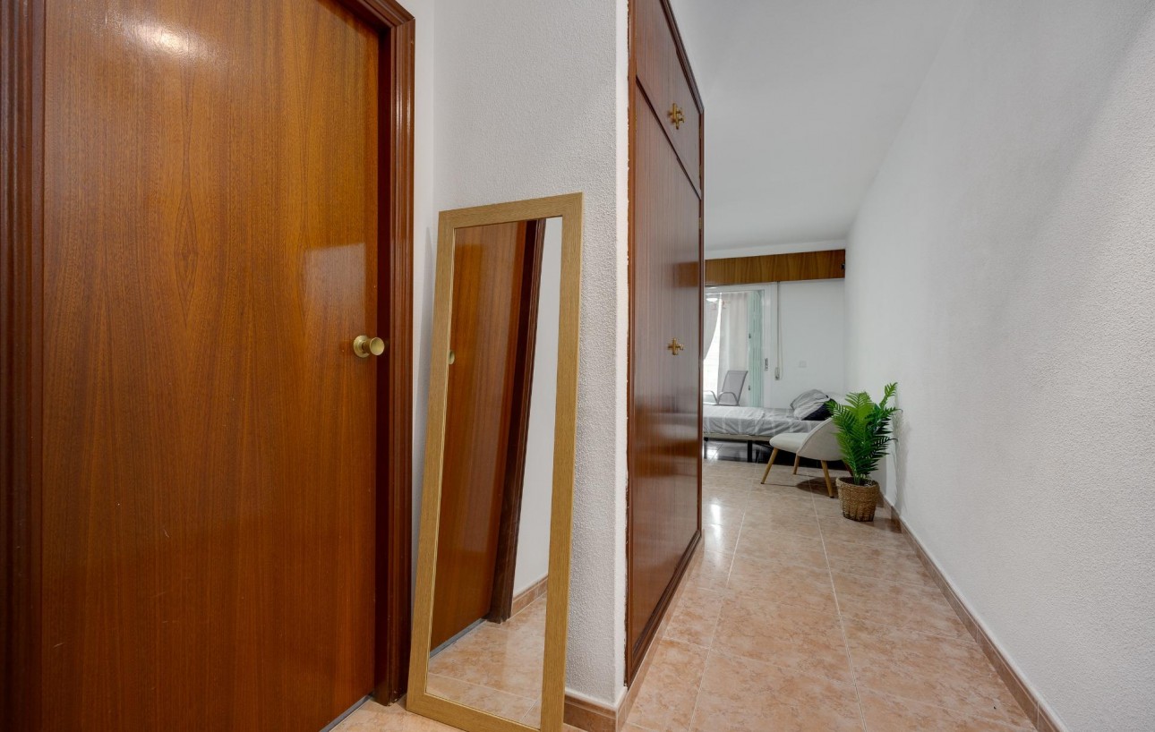 Sale - Study - Torrevieja - Centro