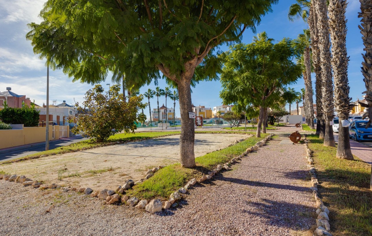 Resale - Chalet - Orihuela Costa - Los Altos