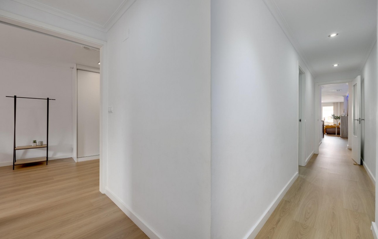 Venta - Apartamento - Torrevieja - Centro