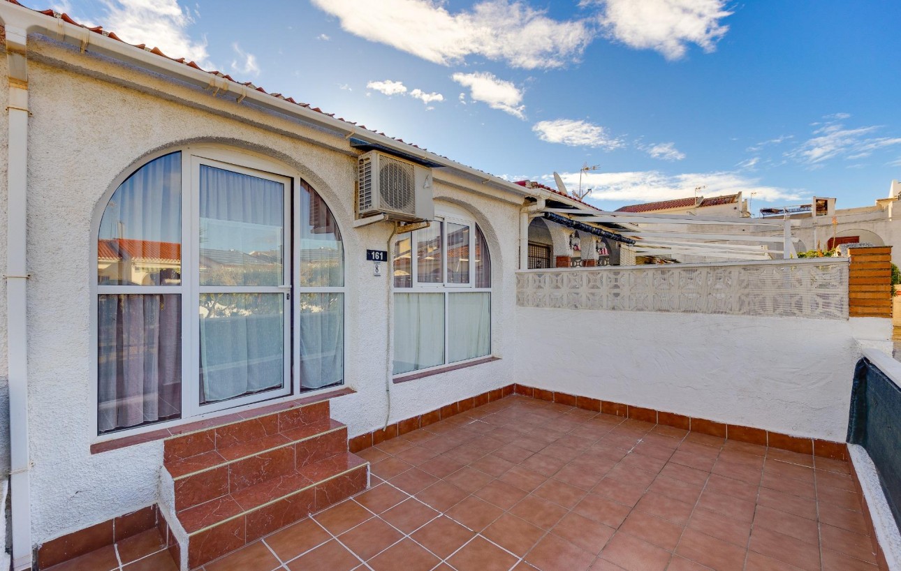 Resale - Chalet - Torrevieja - Playa de los locos