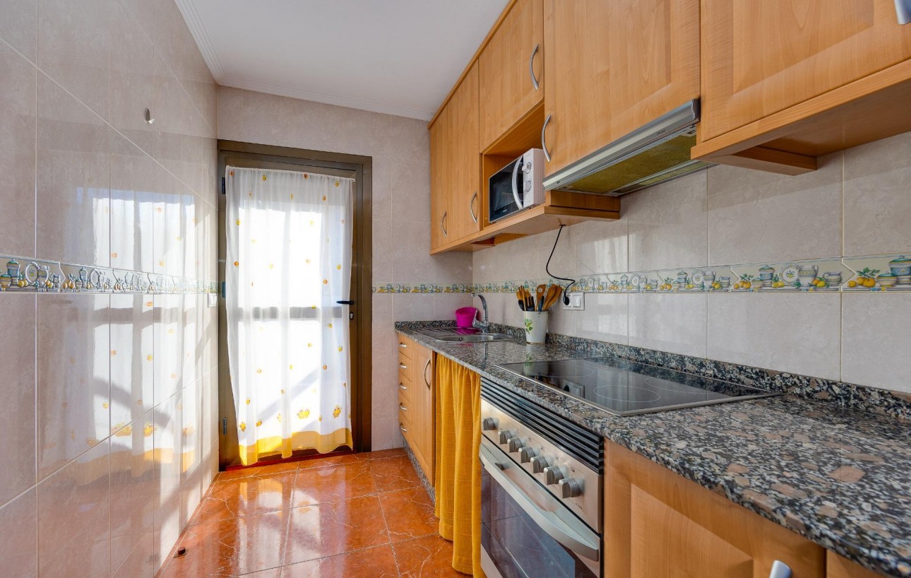 Resale - Chalet - Torrevieja - Playa de los locos