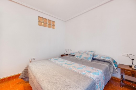 Resale - Chalet - Torrevieja - Playa de los locos