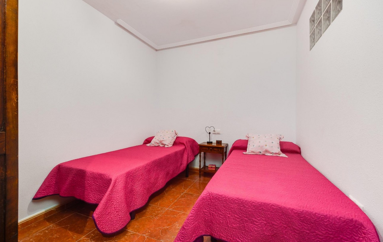 Resale - Chalet - Torrevieja - Playa de los locos