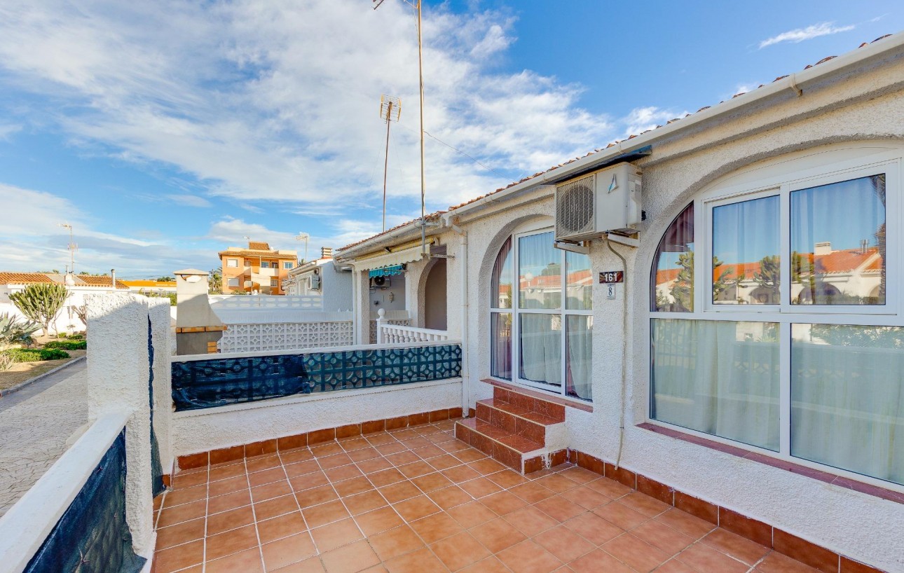 Resale - Chalet - Torrevieja - Playa de los locos