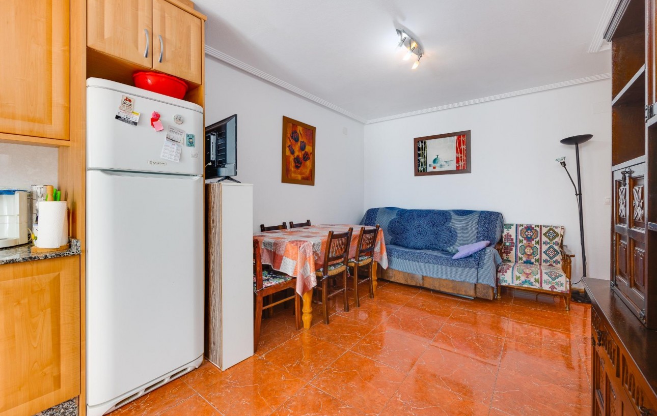 Resale - Chalet - Torrevieja - Playa de los locos