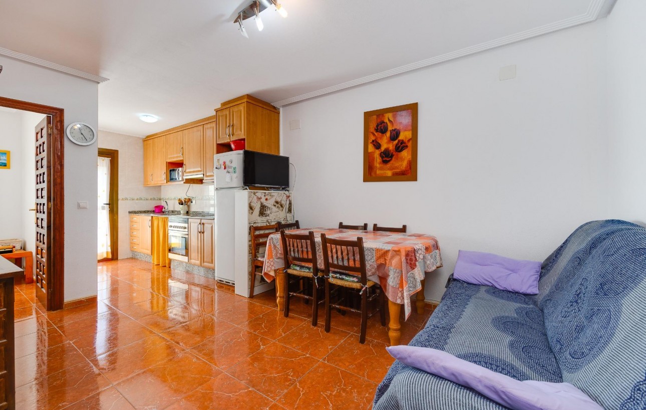 Resale - Chalet - Torrevieja - Playa de los locos