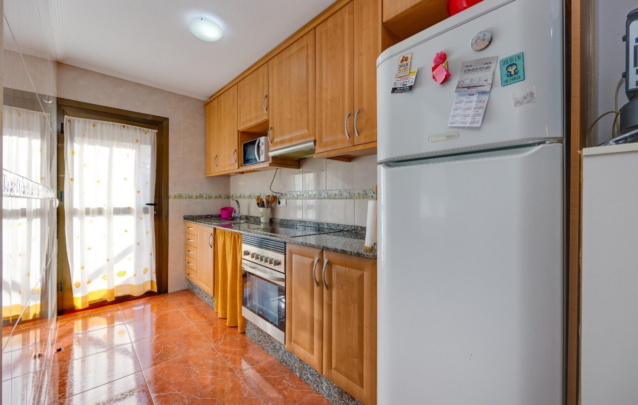 Resale - Chalet - Torrevieja - Playa de los locos