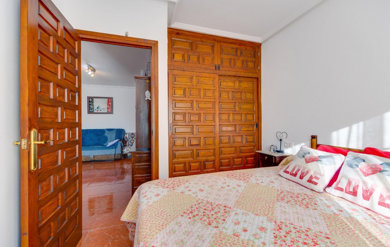 Resale - Chalet - Torrevieja - Playa de los locos