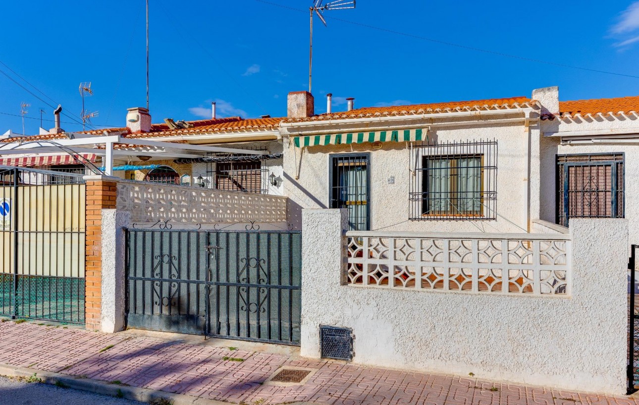 Resale - Chalet - Torrevieja - Playa de los locos