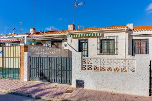 Resale - Chalet - Torrevieja - Playa de los locos