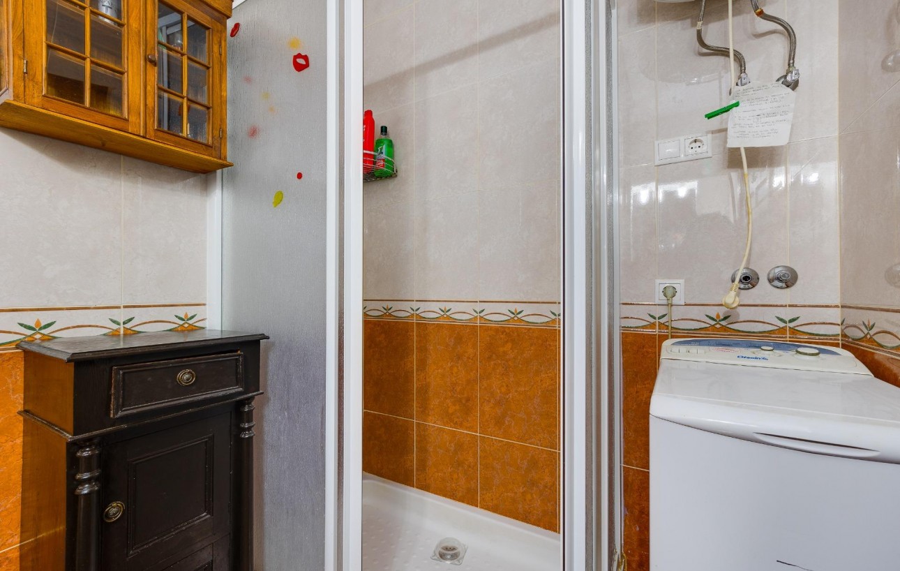 Resale - Chalet - Torrevieja - Playa de los locos