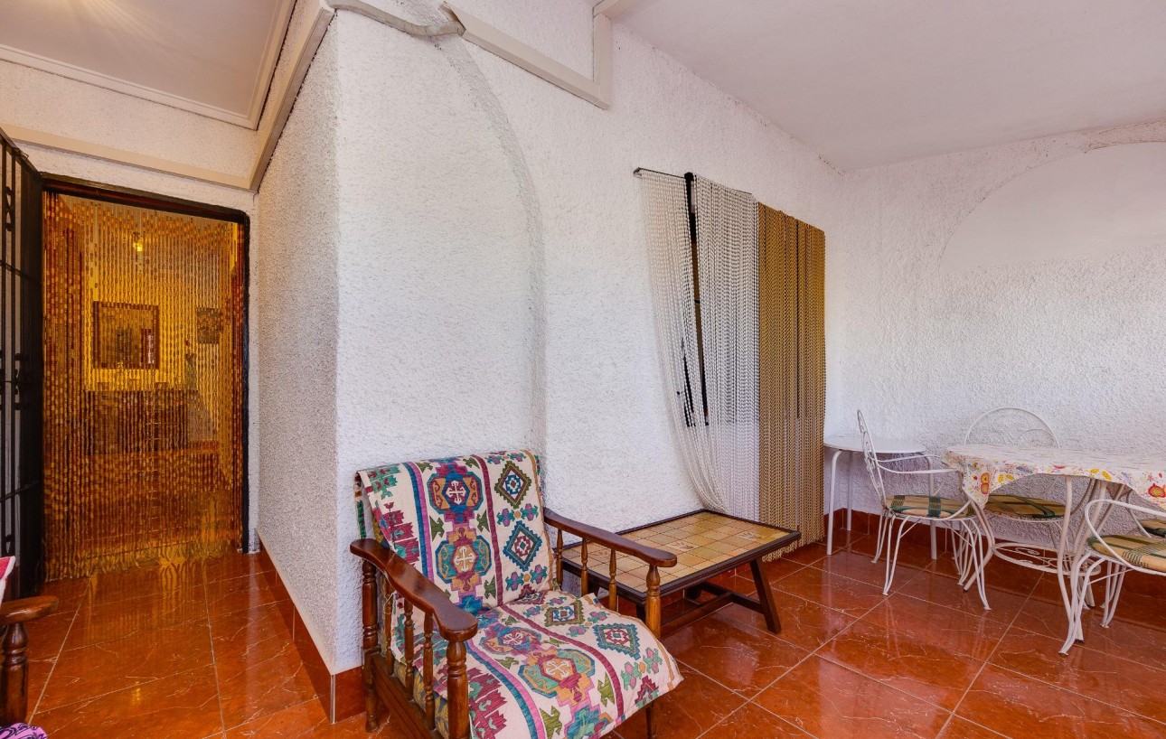 Resale - Chalet - Torrevieja - Playa de los locos