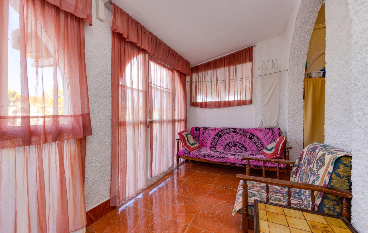 Resale - Chalet - Torrevieja - Playa de los locos