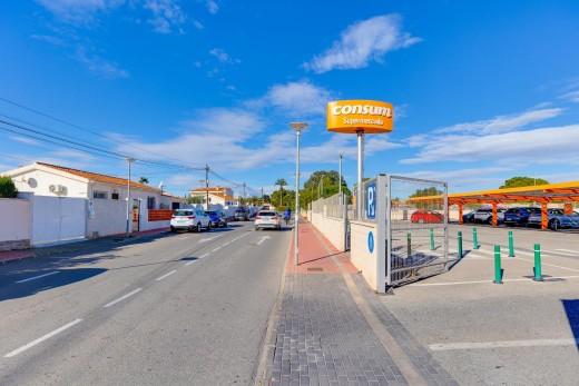 Resale - Chalet - Torrevieja - Playa de los locos