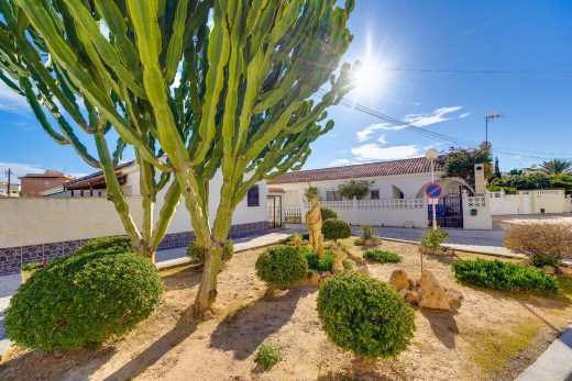 Resale - Chalet - Torrevieja - Playa de los locos