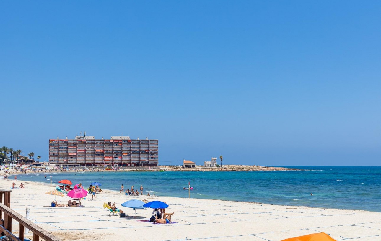 Resale - Chalet - Torrevieja - Playa de los locos